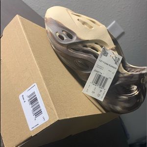 Size 5 Yeezy Foam Rnnrs